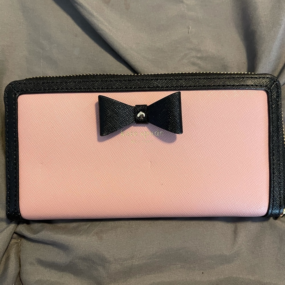COPY - Kate Spade Large Zipper Wallet